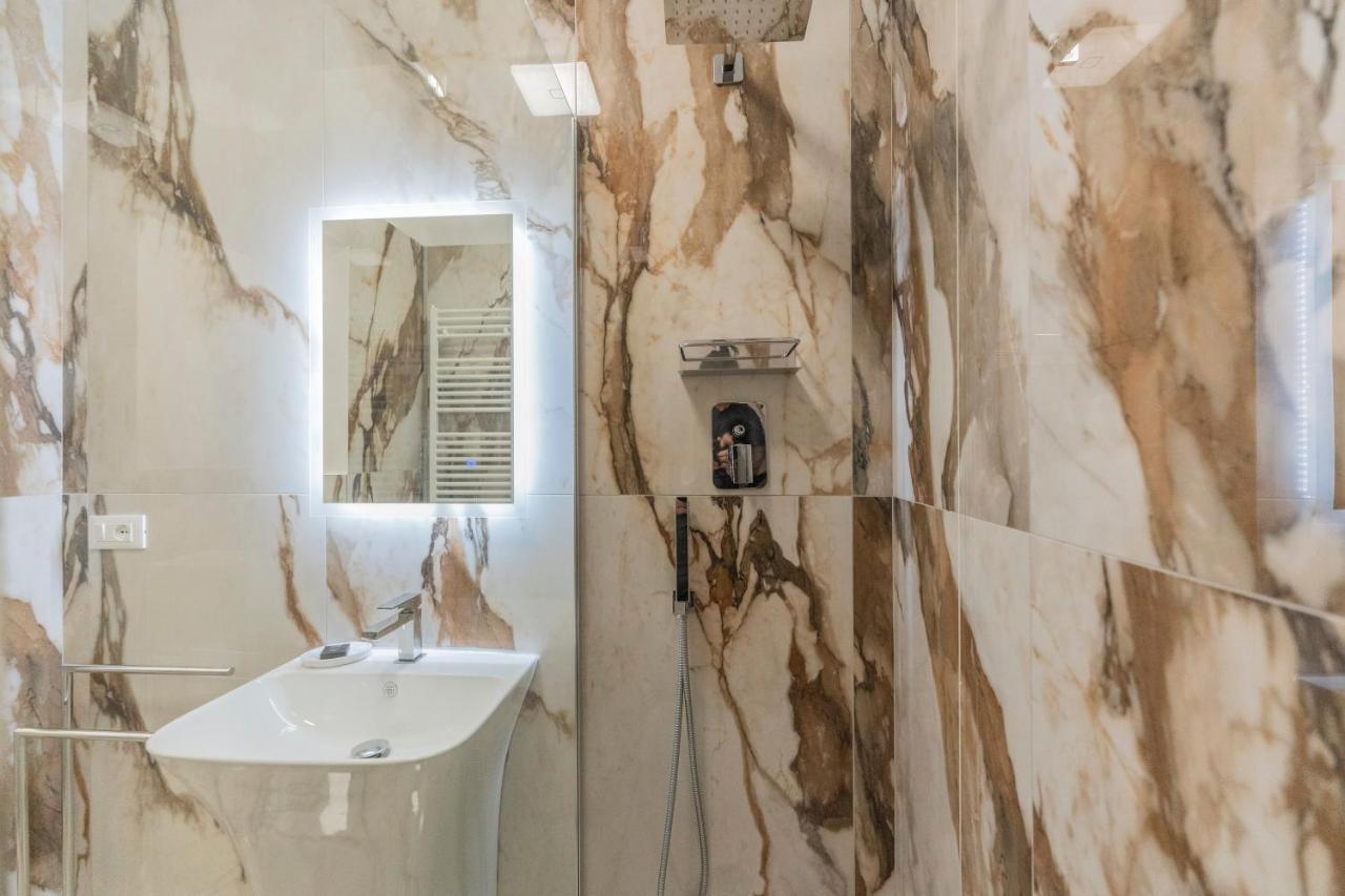 Aldrovandi Luxury Suites And Apartment Bologna Luaran gambar