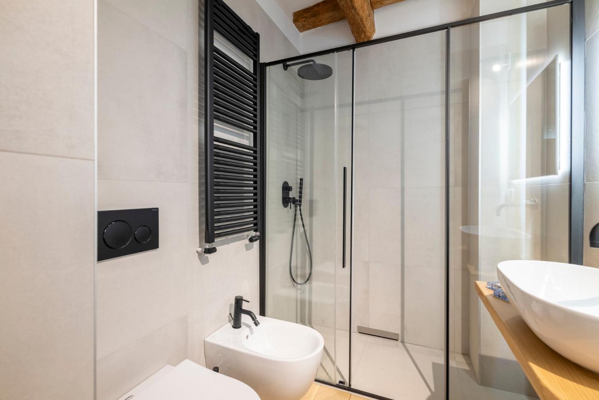 Aldrovandi Luxury Suites And Apartment Bologna Luaran gambar