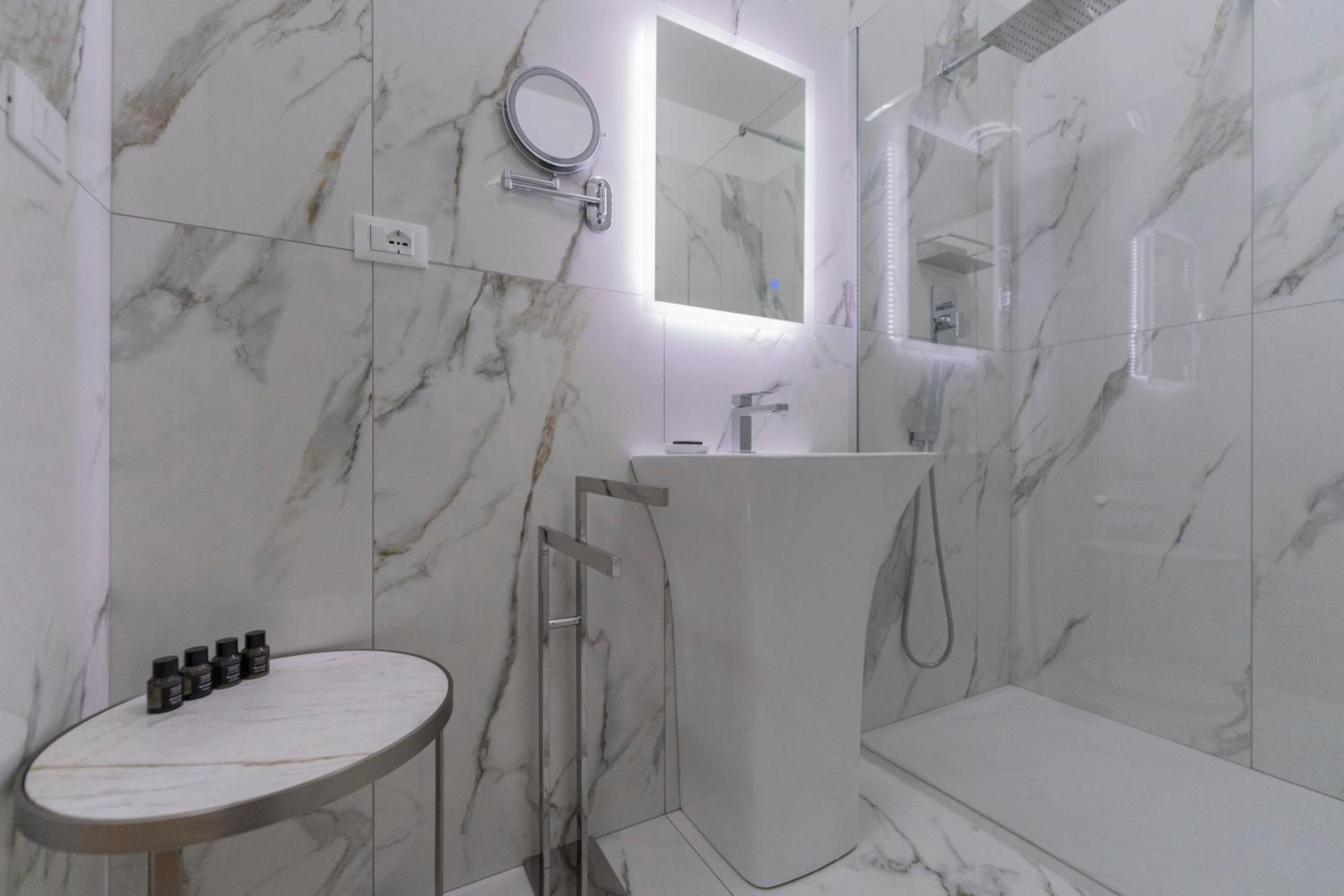 Aldrovandi Luxury Suites And Apartment Bologna Luaran gambar